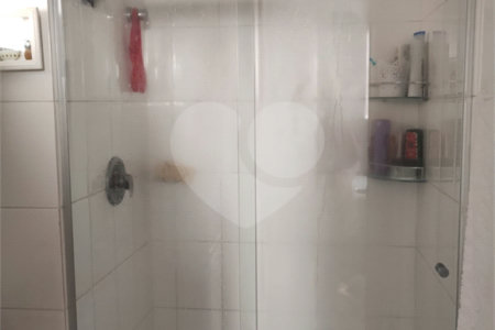 Apartamento à venda com 3 quartos, sendo 1 suíte,  em Jardim Ester Yolanda, São Paulo, SP