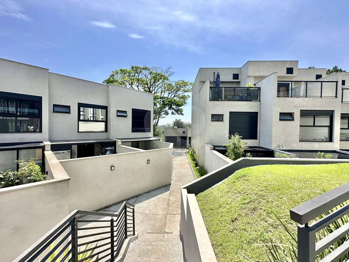 Casa à venda com 2 suítes no condomínio Gran Loft, Cotia - SP