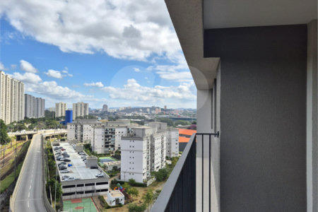 Apartamento à venda com 3 quartos, sendo 1 suíte, em Vila Anastácio, São Paulo, SP