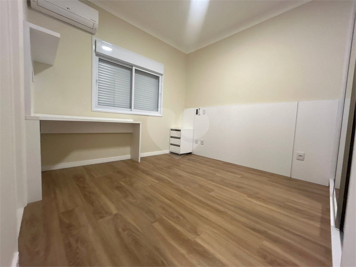 Casa à venda com 4 suítes no condomínio Chácara Ondina, Sorocaba - SP