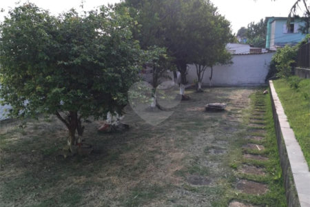 Casa à venda com 4 quartos, sendo 2 suítes,  em Vila Oliveira, Mogi das Cruzes, SP