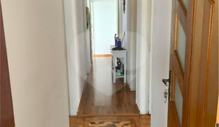 Casa à venda com 4 quartos, sendo 2 suítes,  no Centro, Mairinque, SP