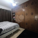 Sobrado à venda com 8 quartos, sendo 2 suítes, em Parada Inglesa, São Paulo, SP
