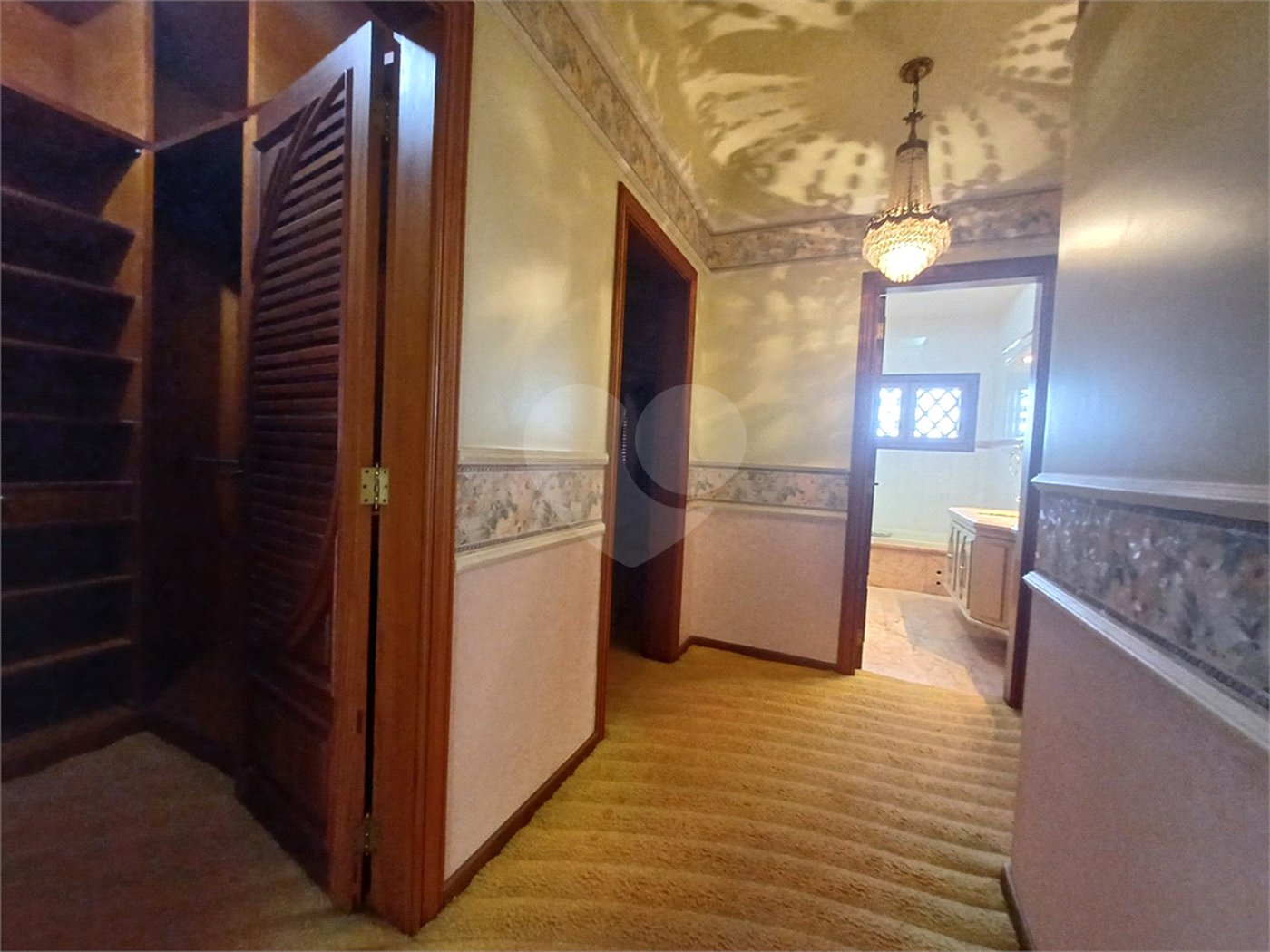 Casa à venda com 6 suítes no condomínio Portal da Raposo, Sorocaba - SP