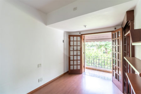 Sobrado à venda com 5 quartos, sendo 3 suítes, em Alto da Boa Vista, São Paulo, SP