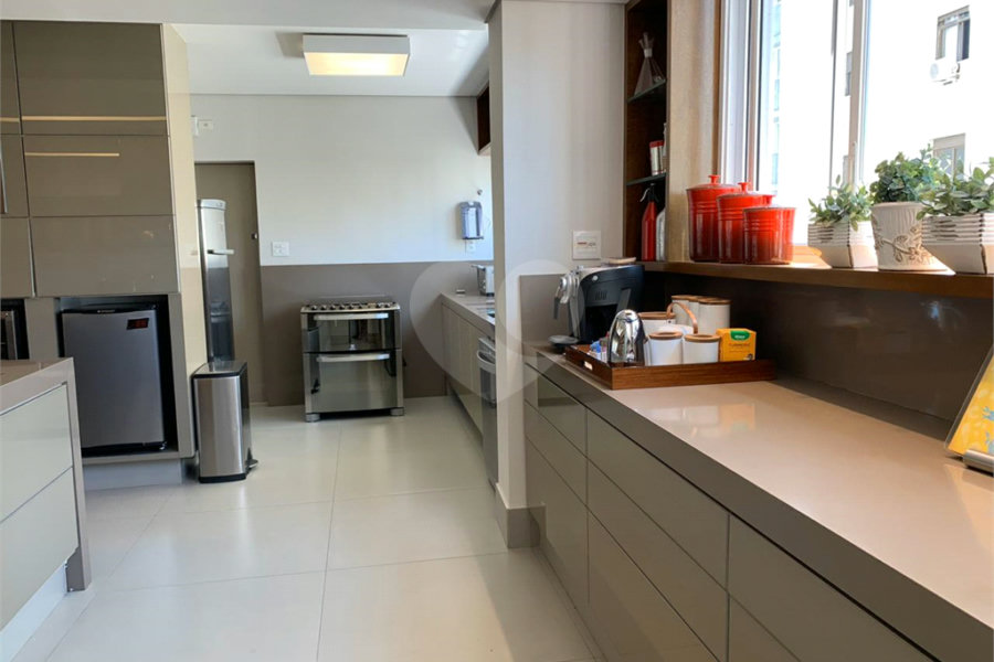 Apartamento à venda com 3 quartos, sendo 2 suítes, em Higienópolis, São Paulo, SP