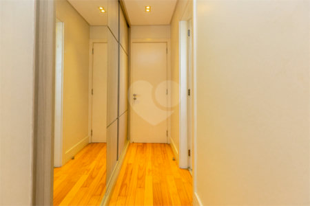 Apartamento à venda com 4 quartos, sendo 3 suítes, em Campo Belo, São Paulo, SP