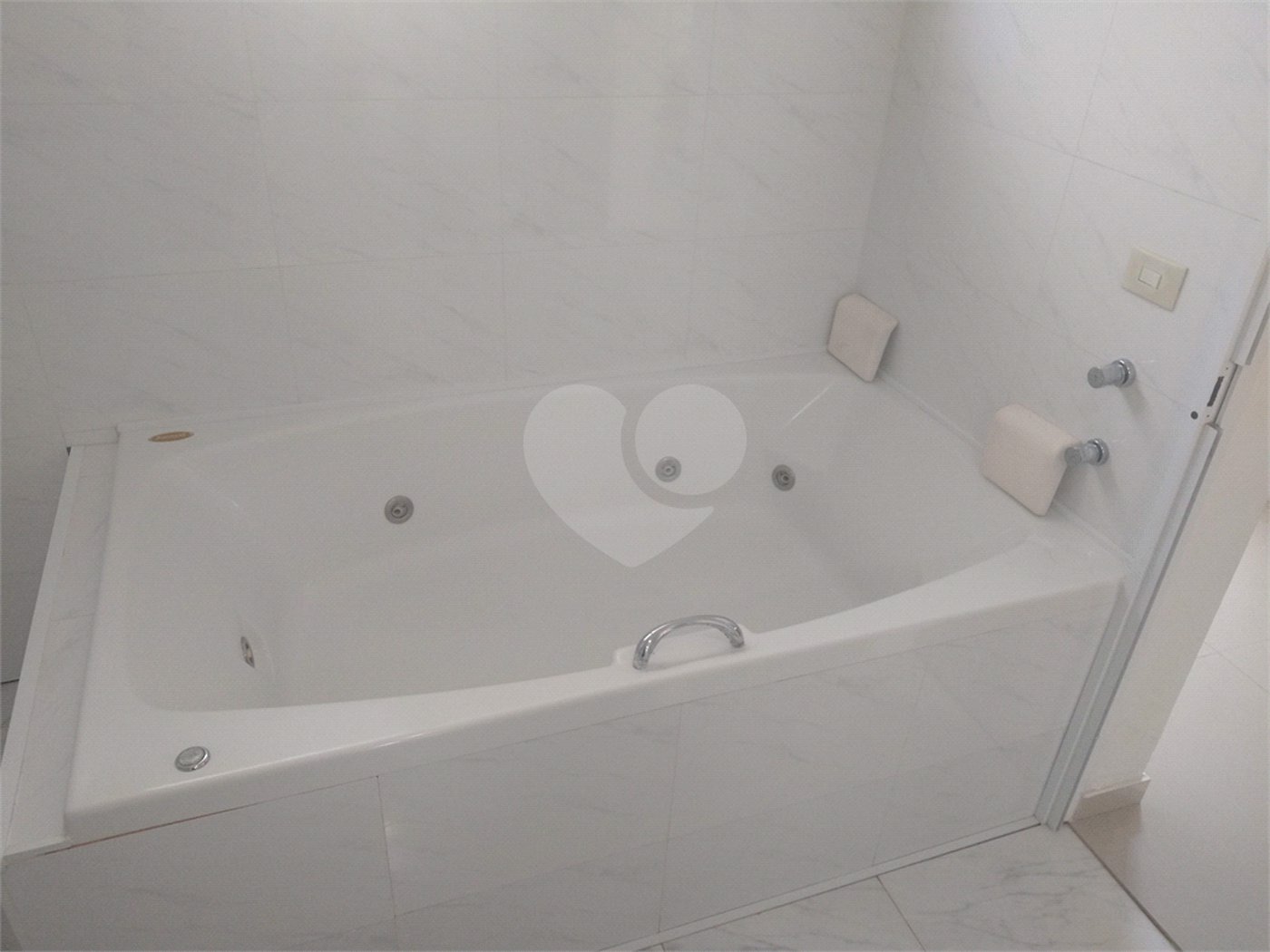 Casa à venda com 4 quartos, sendo 3 suítes, no condomínio Ibiti Royal Park, Sorocaba - SP