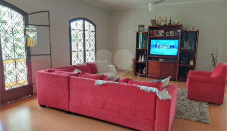 Casa à venda com 5 quartos, sendo 3 suítes,  no Centro, Mairiporã, SP