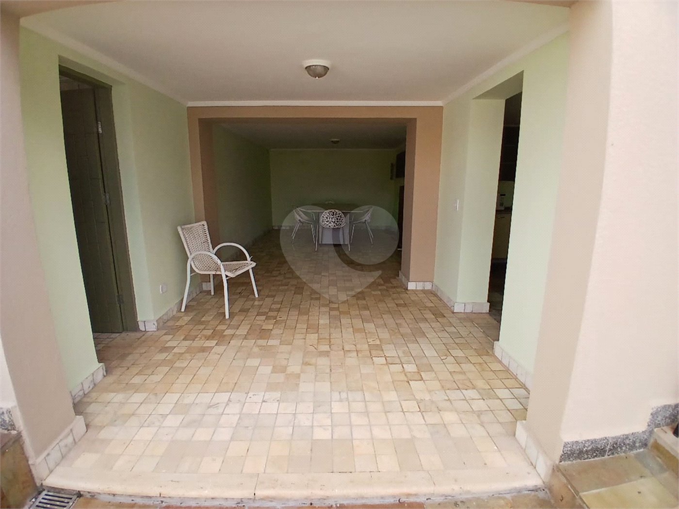 Casa à venda com 5 quartos, sendo 3 suítes, em Vila Santista, Atibaia, SP