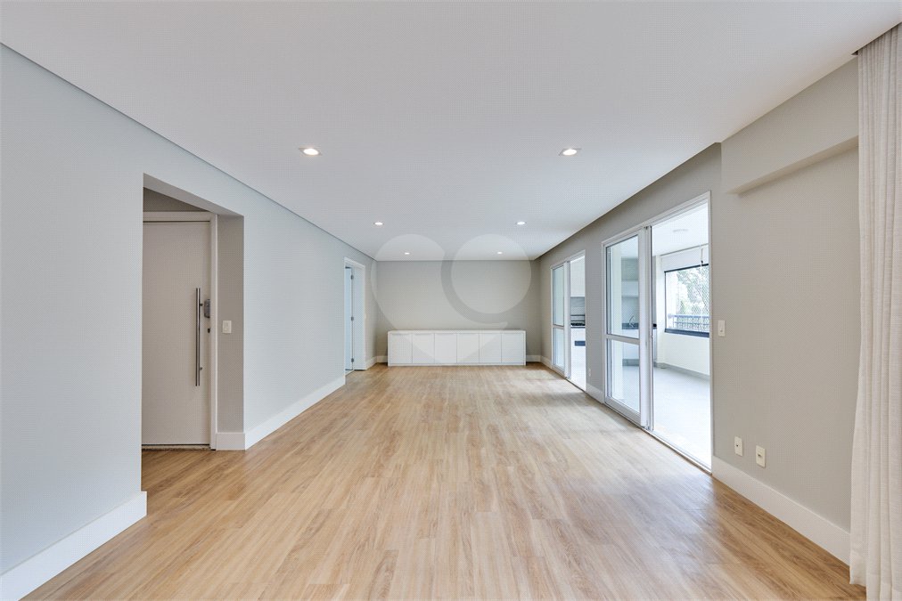 Apartamento à venda com 4 quartos, sendo 3 suítes, em Granja Julieta, São Paulo, SP