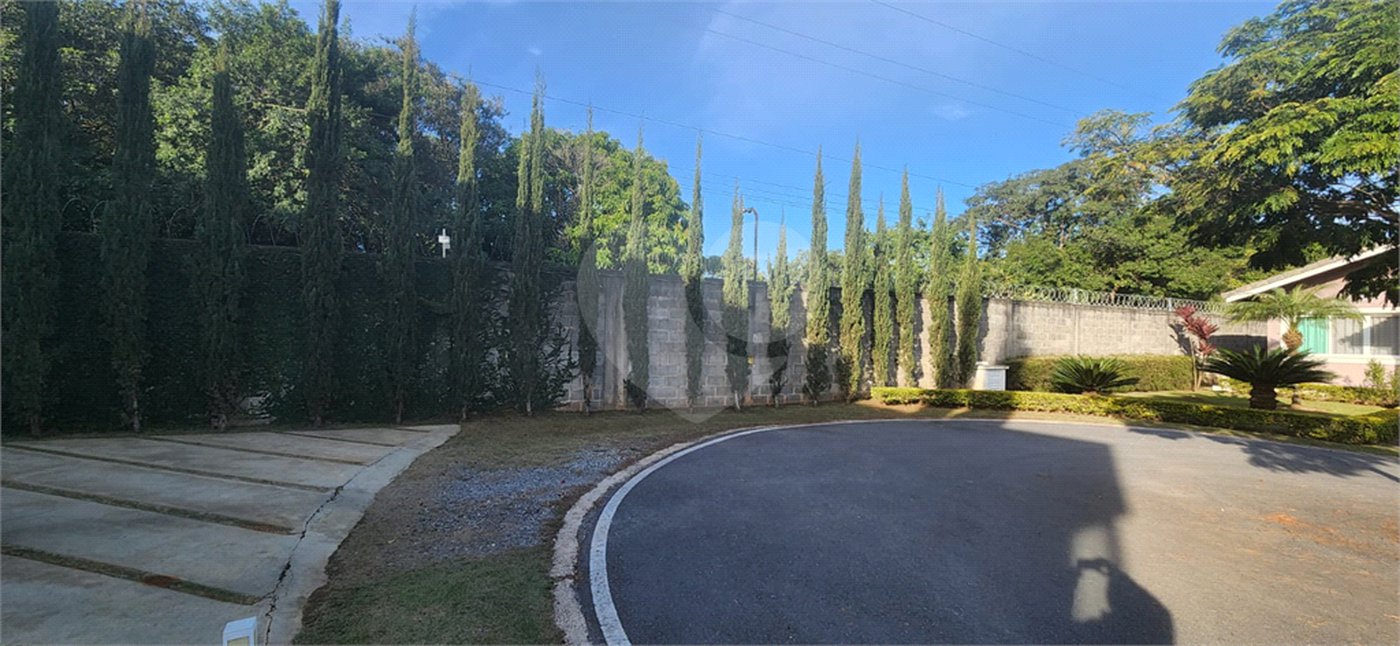 Casa à venda com 5 quartos, sendo 3 suítes, no condomínio Residencial Saint German, Araçoiaba da Serra - SP