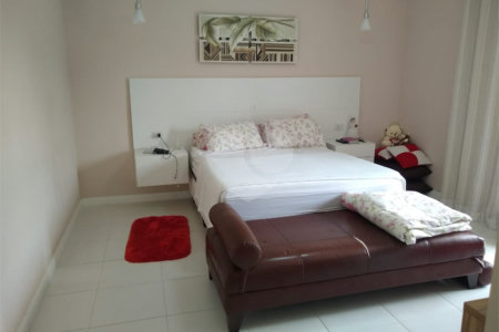 Casa à venda com 5 quartos, sendo 4 suítes,  no condomínio Parque Shambala, Atibaia - SP