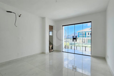Casa à venda com 3 suítes no condomínio Residencial Green Ville, Rio de Janeiro - RJ