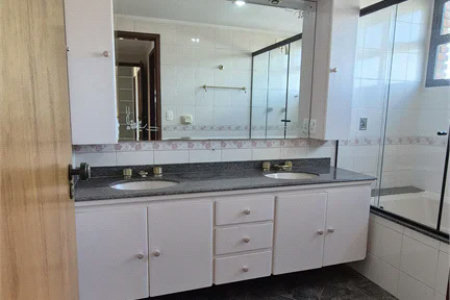 Apartamento à venda ou para alugar com 3 quartos, sendo 2 suítes, em Vila Romana, São Paulo, SP