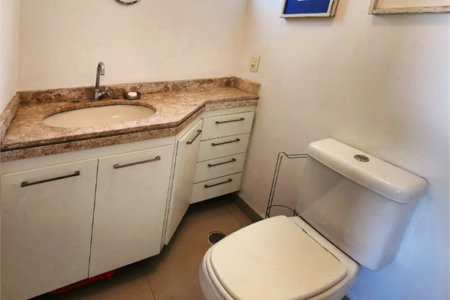 Casa à venda com 4 quartos, sendo 2 suítes, no condomínio Vila Nova de Gaia, São Paulo - SP