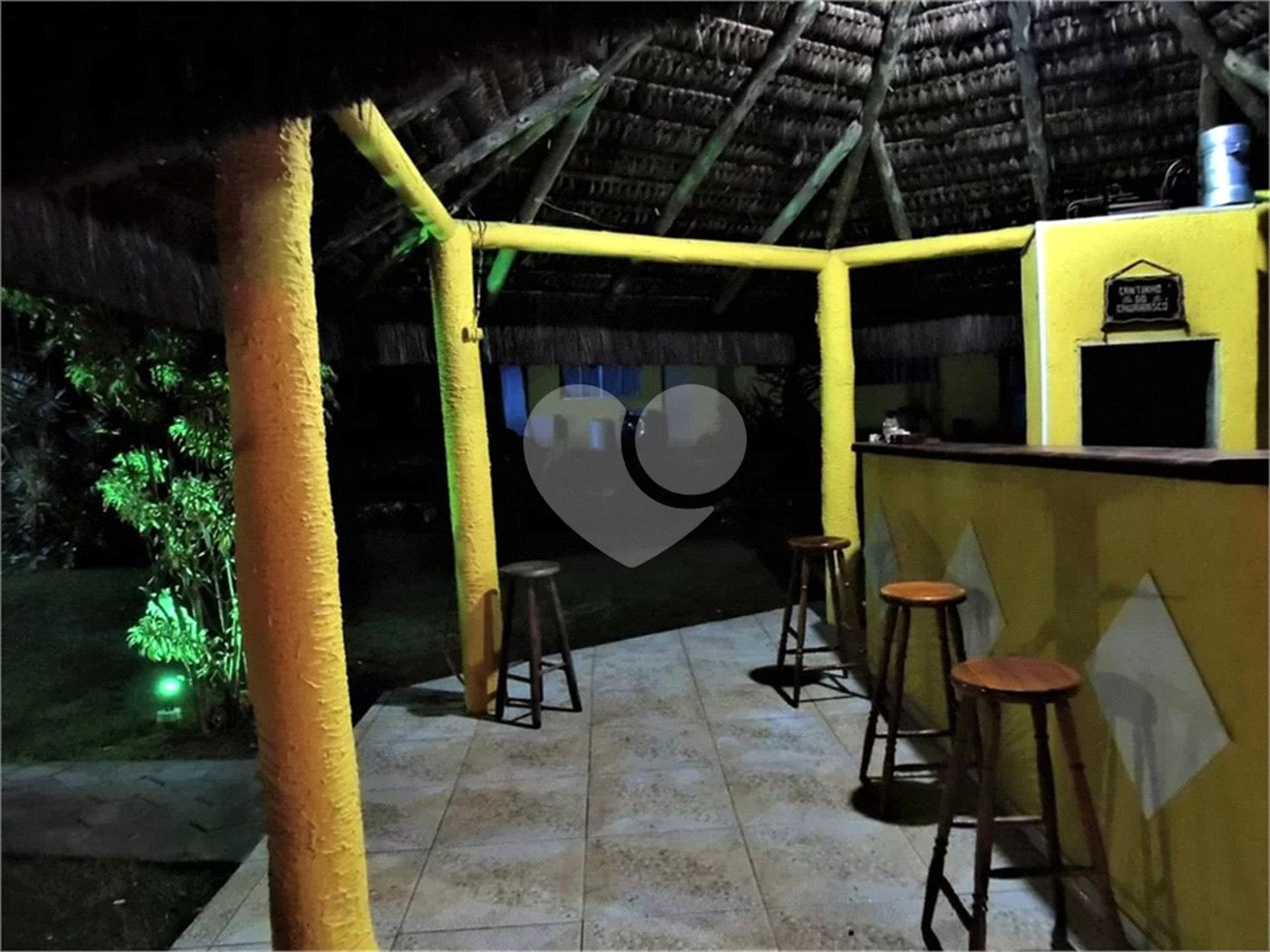 Casa à venda com 6 quartos, sendo 5 suítes,  no condomínio Cinco Lagos, Mairiporã - SP
