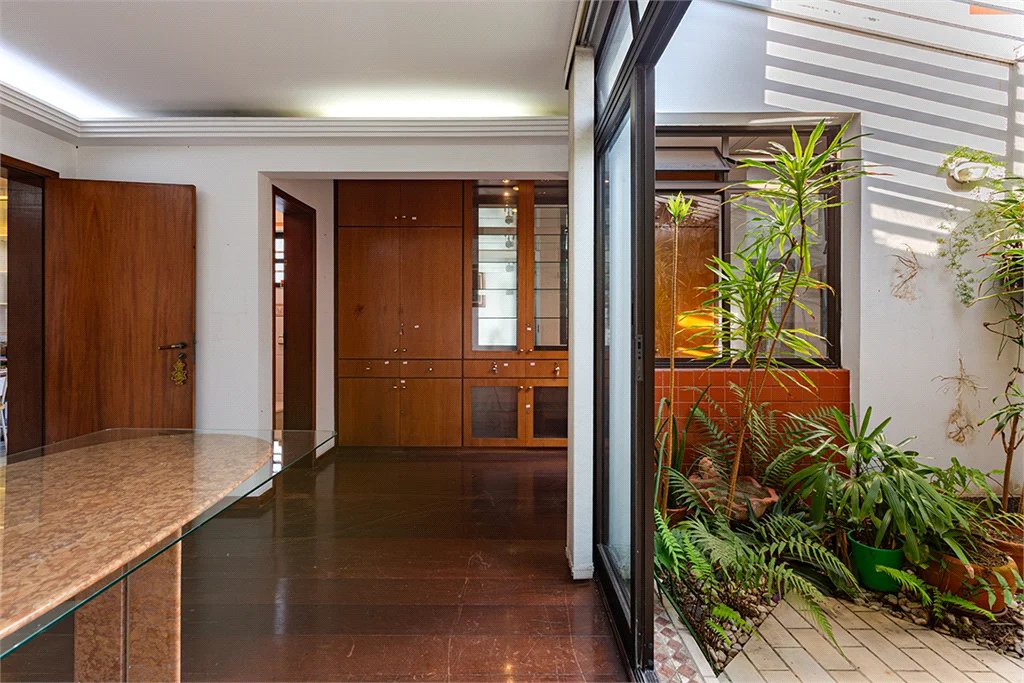 Casa à venda com 6 quartos, sendo 4 suítes, em Butantã, São Paulo, SP