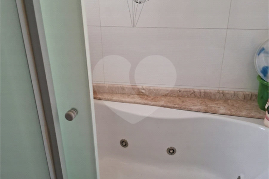 Casa à venda com 4 quartos, sendo 2 suítes, em Butantã, São Paulo, SP