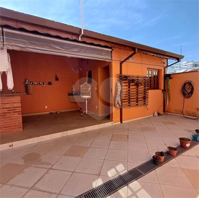 Casa à venda com 4 quartos, sendo 2 suítes,  em Vila Oliveira, Mogi das Cruzes, SP