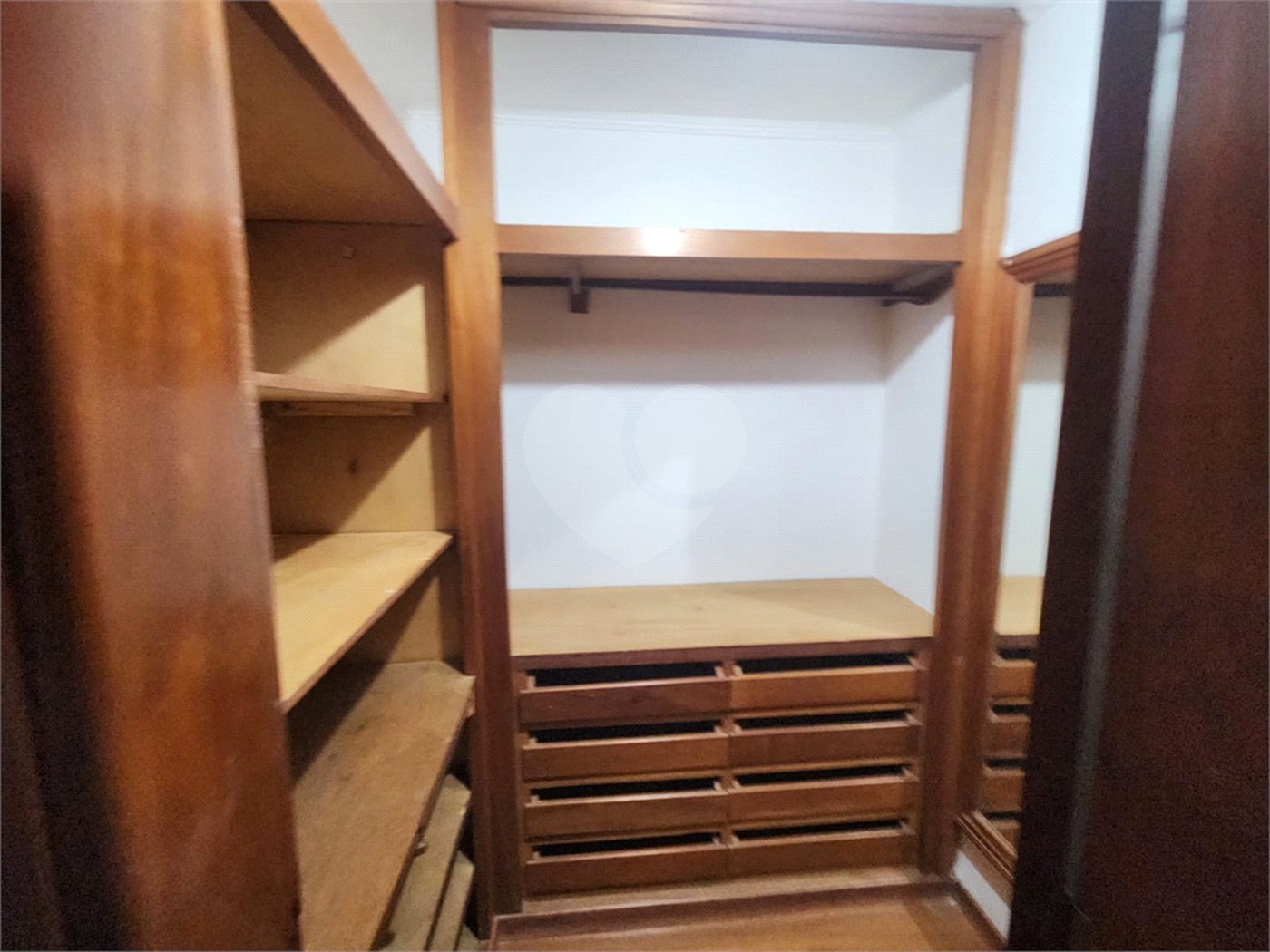 Apartamento à venda com 4 quartos, sendo 2 suítes, no Centro, Araraquara, SP
