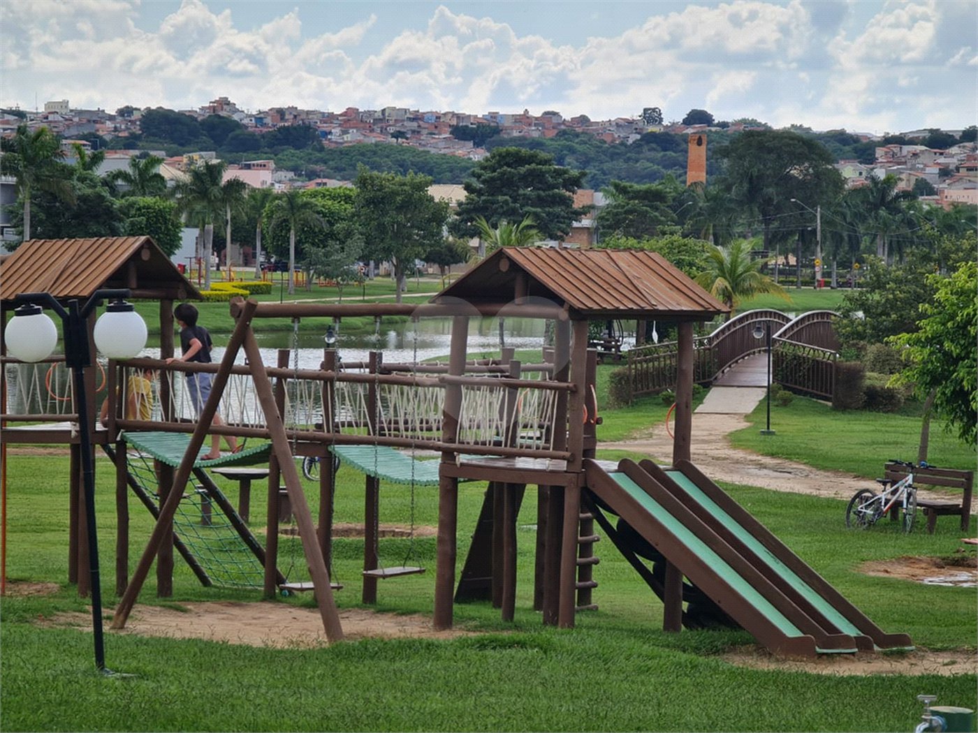 Casa à venda com 3 quartos, sendo 1 suíte, no condomínio Ibiti Royal Park, Sorocaba - SP