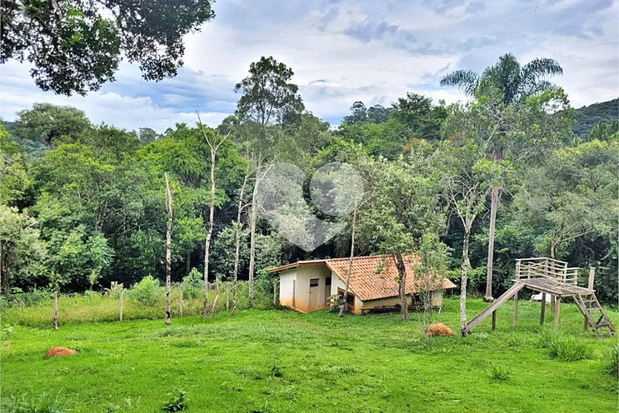 Casa à venda com 3 quartos, sendo 1 suíte, em Serra da Cantareira, Mairiporã, SP