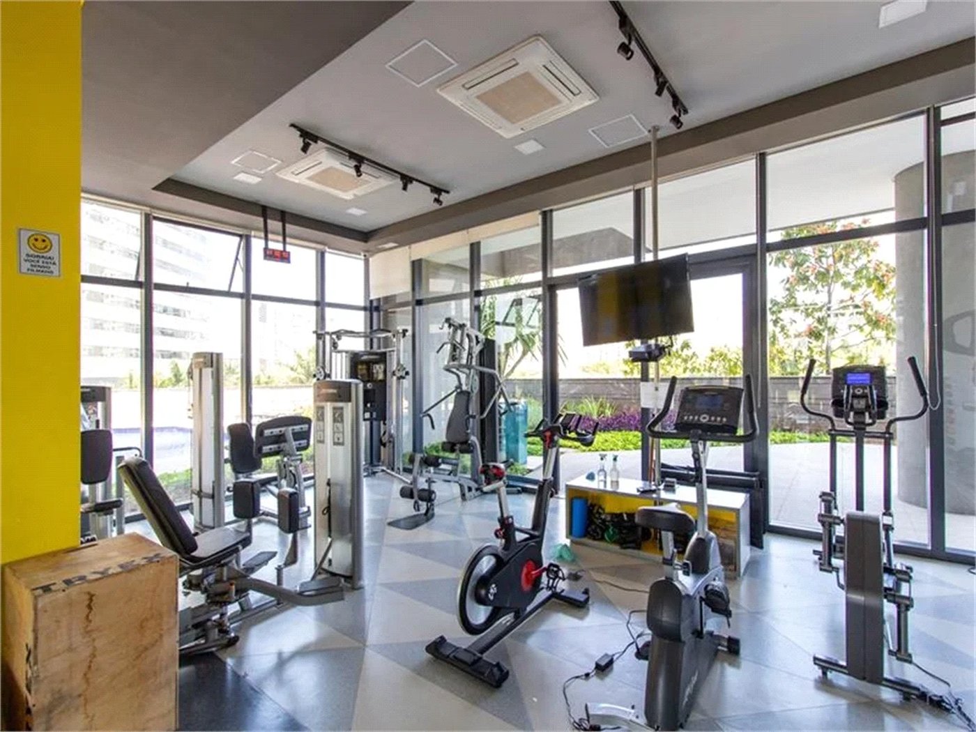 Apartamento à venda ou para alugar com 2 quartos, sendo 1 suíte,  em Água Branca, São Paulo, SP