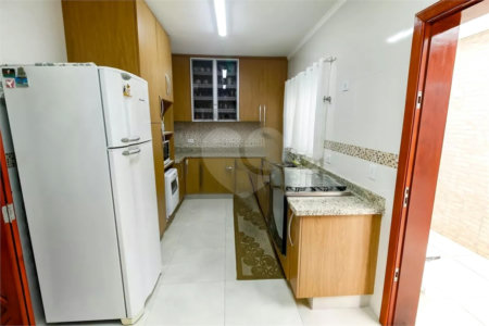 Sobrado à venda com 4 quartos, sendo 1 suíte,  em Vila Sônia, São Paulo, SP