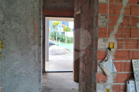 Casa à venda com 3 quartos, sendo 1 suíte, no condomínio Mosaico da Serra, Mogi das Cruzes - SP
