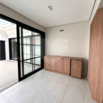 Casa térrea em estilo neoclássico com 3 suítes, no Condomínio Damha 2, na cidade de Piracicaba - SP.