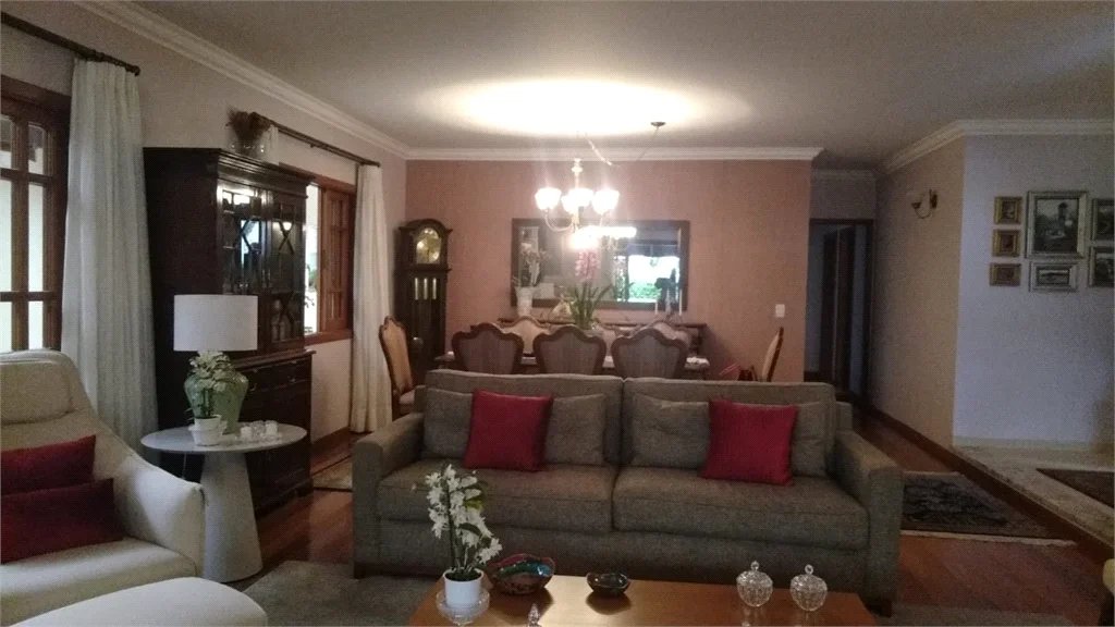 Casa Térrea à venda com 3 suítes em Super Quadra Morumbi, São Paulo, SP