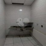 GALPÃO COMERCIAL DE 220,0 M² COM 02 BANHEIROS, COPA COM REFEITORIO, MEZANINO E VAGA DE GARAGEM PARA LOCAÇÃO NA LAPA