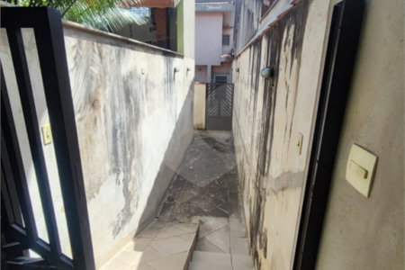Sobrado à venda com 3 quartos, sendo 2 suítes,  em Vila Pires, Santo André, SP