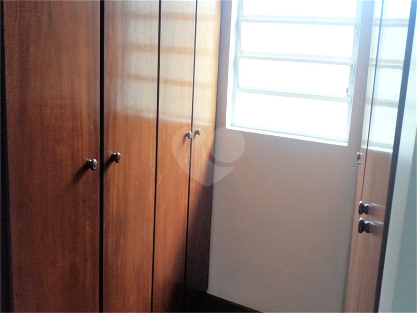 Sobrado à venda com 4 quartos, sendo 3 suítes, em Interlagos, São Paulo, SP
