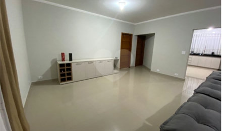 Chácara à venda com 3 suítes em Jundiaizinho (terra Preta), Mairiporã, SP