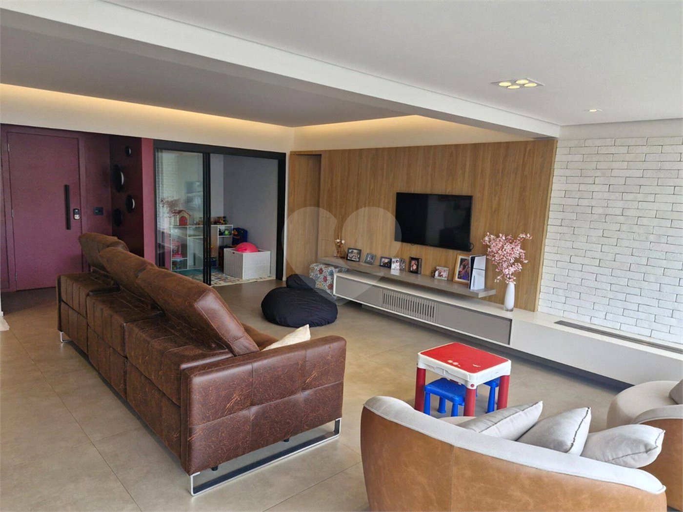 Apartamento à venda com 3 suítes em Vila Suzana, São Paulo, SP