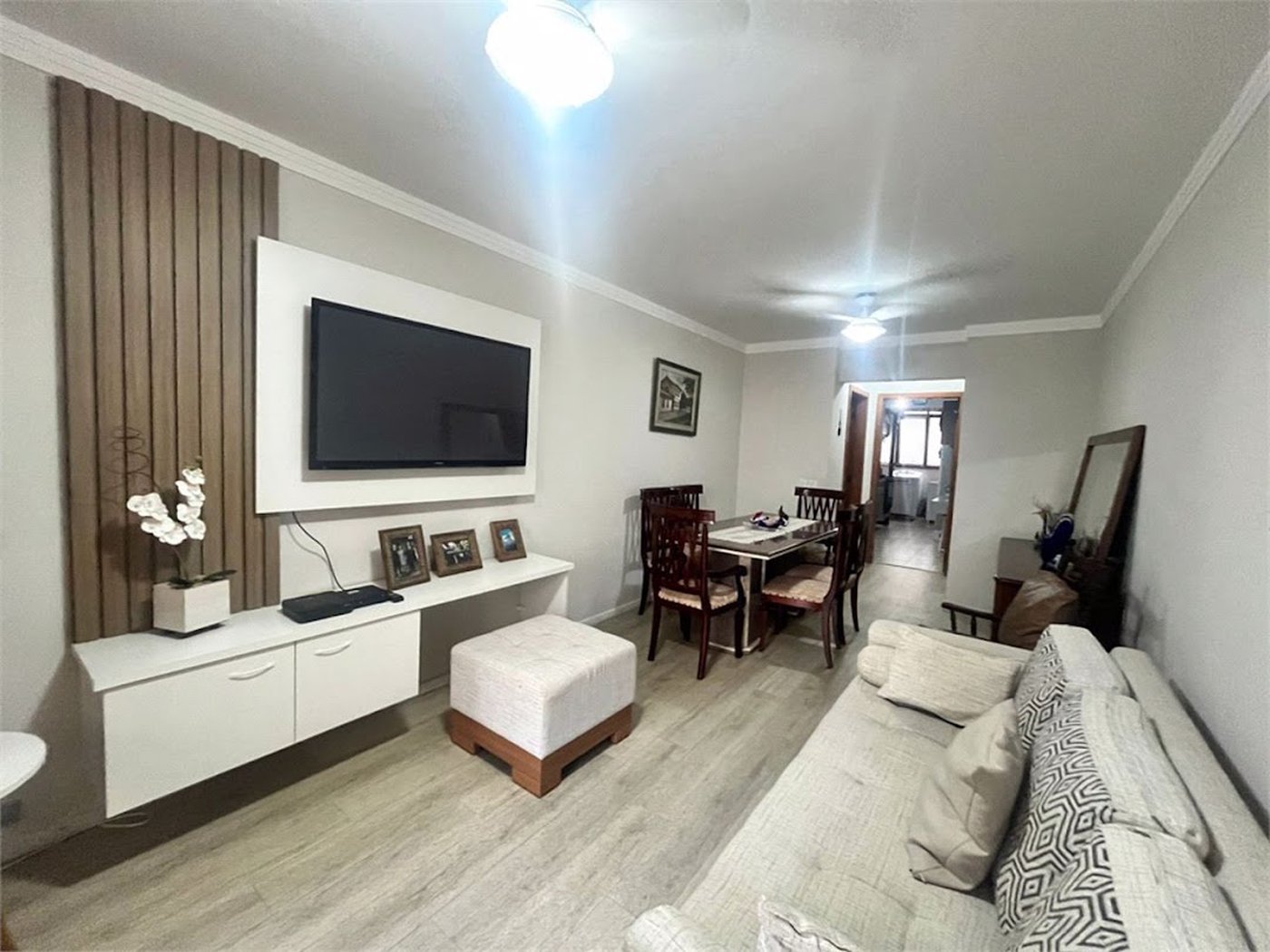 Apartamento com 2 Quartos e 2 Vagas à Venda em Pitangueiras – Guarujá/SP