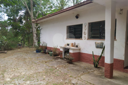 Chácara à venda com 5 quartos, sendo 1 suíte, no Centro (mailasqui), São Roque, SP