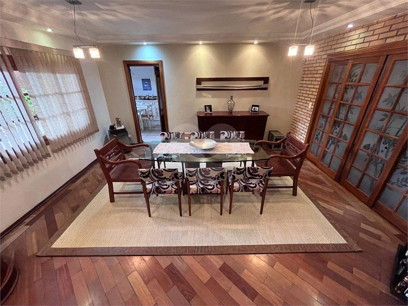 Casa à venda com 4 quartos, sendo 2 suítes, no condomínio Jornalista Américo Ariza, São Paulo - SP