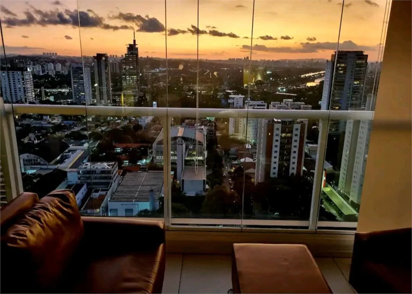 Apartamento à venda com 2 quartos, sendo 1 suíte, em Pinheiros, São Paulo, SP