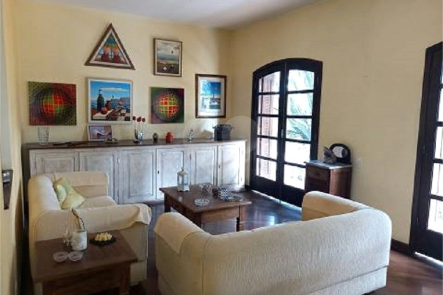Casa à venda com 4 quartos, sendo 1 suíte, em Tremembé, São Paulo, SP