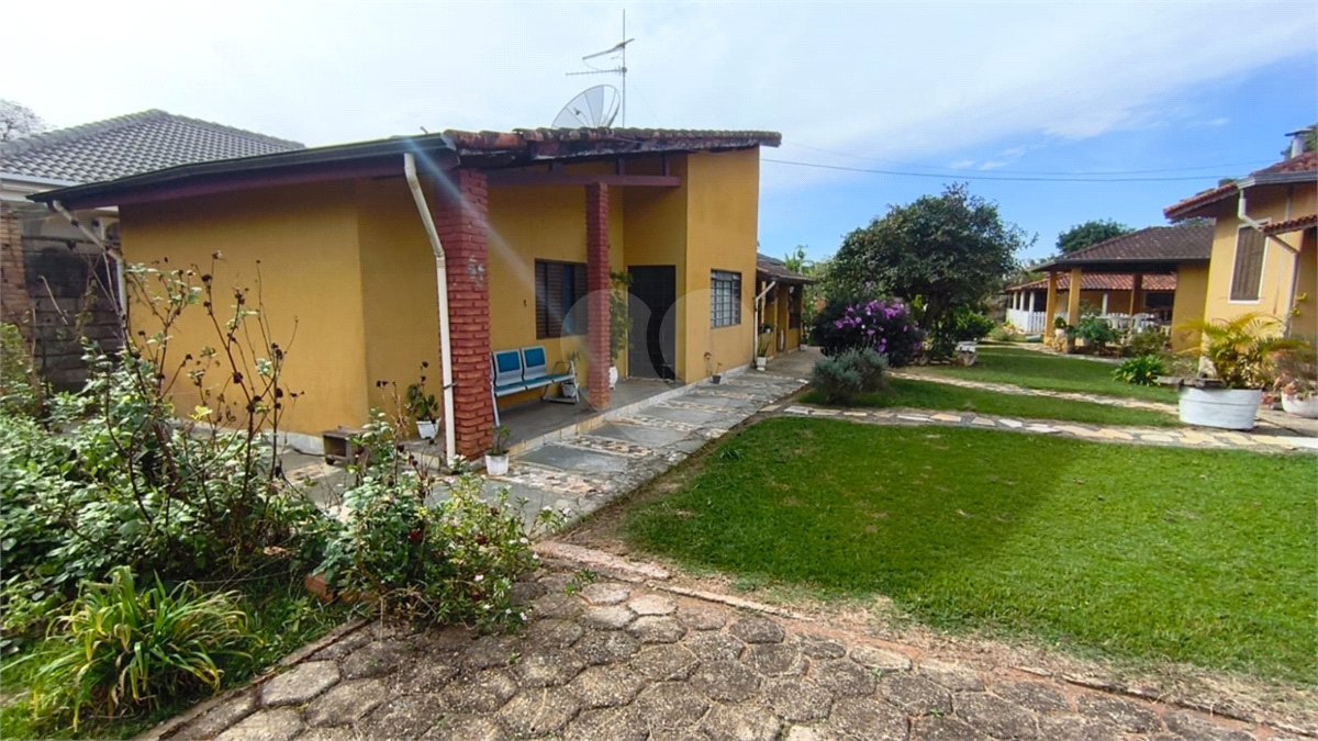 Chácara à venda com 4 quartos, sendo 1 suíte,  em Vale San Fernando, Itapetininga, SP