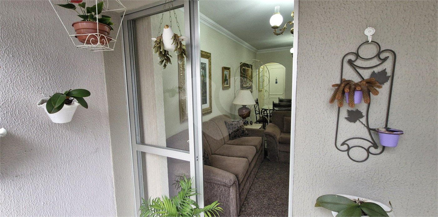 Apartamento à venda com 3 quartos, sendo 1 suíte, em Vila Mangalot, São Paulo, SP