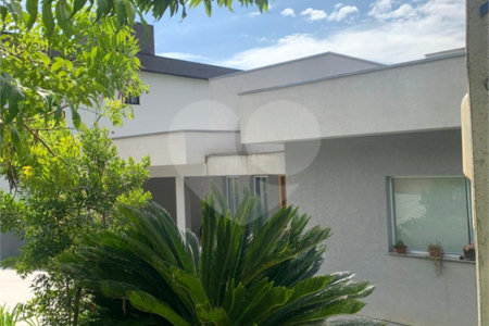 Casa à venda com 3 quartos, sendo 1 suíte, no condomínio Residencial Ponderosa, São Roque - SP