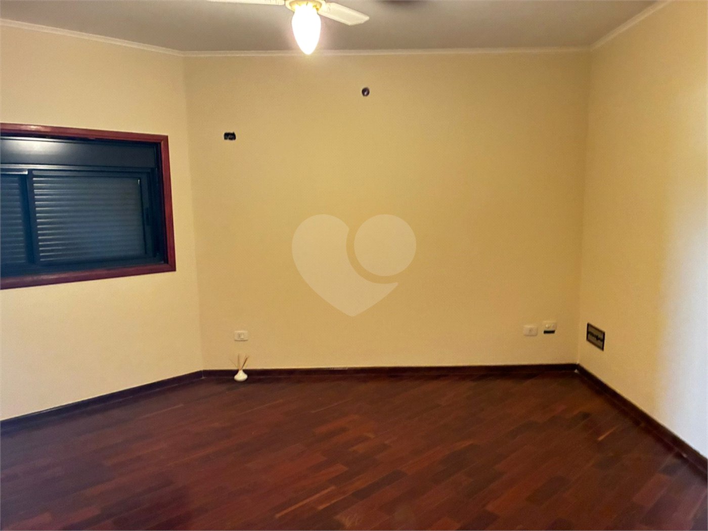 Sobrado para alugar com 4 quartos, sendo 2 suítes,  no Centro, Três Lagoas, MS