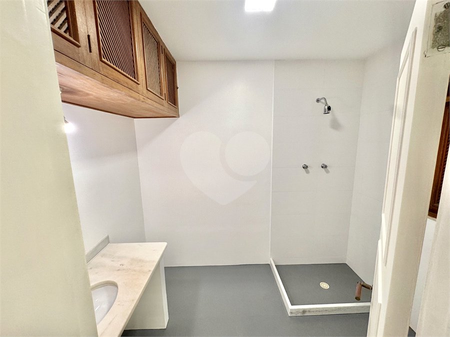 Apartamento à venda com 4 quartos, sendo 1 suíte, em Lagoa, Rio de Janeiro, RJ