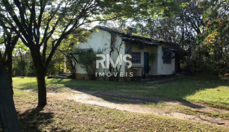Sítio à venda com 6 quartos, sendo 1 suíte,  em Sítio Santa Terezinha, Salto, SP