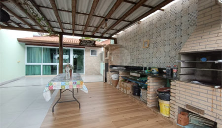 Casa à venda com 2 quartos, sendo 1 suíte, em Morada da Praia, Bertioga, SP