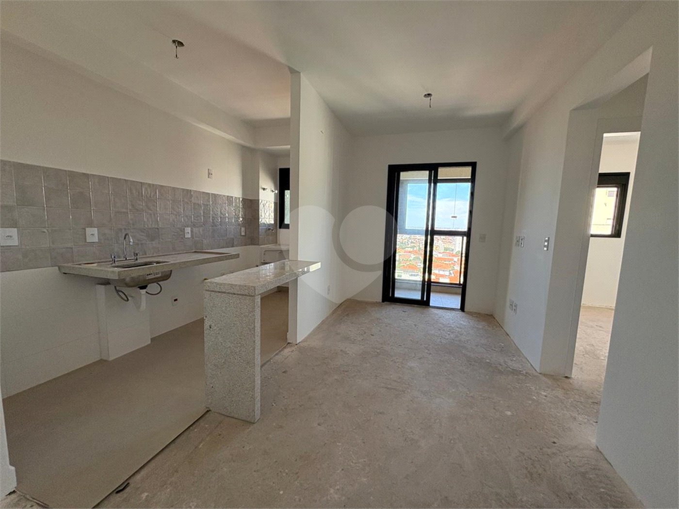 Apartamento no IRINEU MASSARI á venda